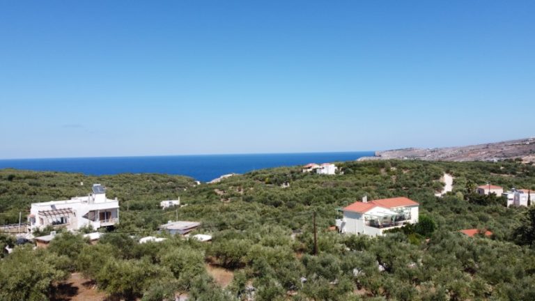 PLOT WITH SEA VIEW FOR THE CONSTRUCTION OF APARTMENTS OR A HOTEL IN PLAKA