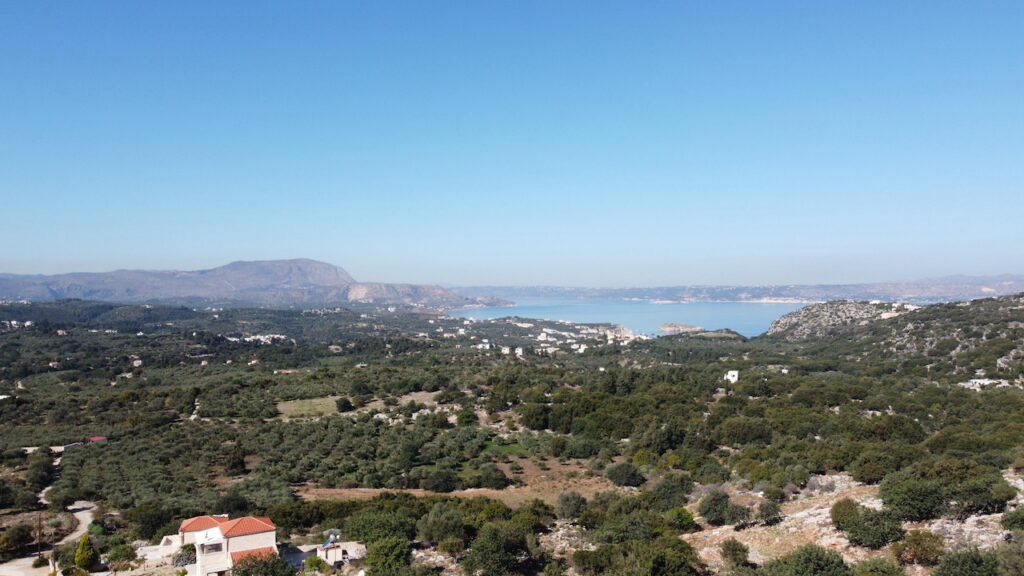 ΩΡΑΙΟ ΟΙΚΟΠΕΔΟ ΜΕ ΘΕΑ ΘΑΛΑΣΣΑ ΚΟΝΤΑ ΤΑ ΚΑΜΠΙΑ