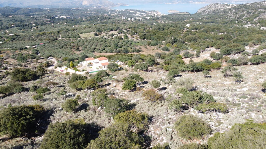 JOLI TERRAIN AVEC VUE MER PROCHE DE KAMPIA