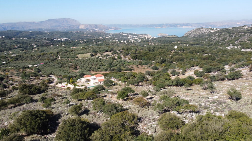 JOLI TERRAIN AVEC VUE MER PROCHE DE KAMPIA