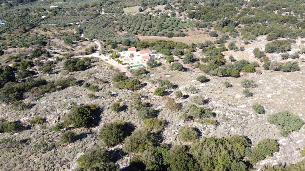 JOLI TERRAIN AVEC VUE MER PROCHE DE KAMPIA