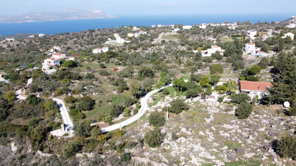 LAND PLOT WITH SEA VIEW IN KAMPIA