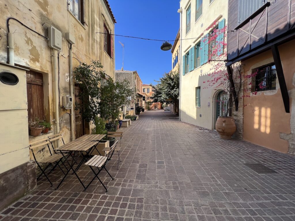 A CHARMING OLD HOUSE IN SPLATZIA (CHANIA)