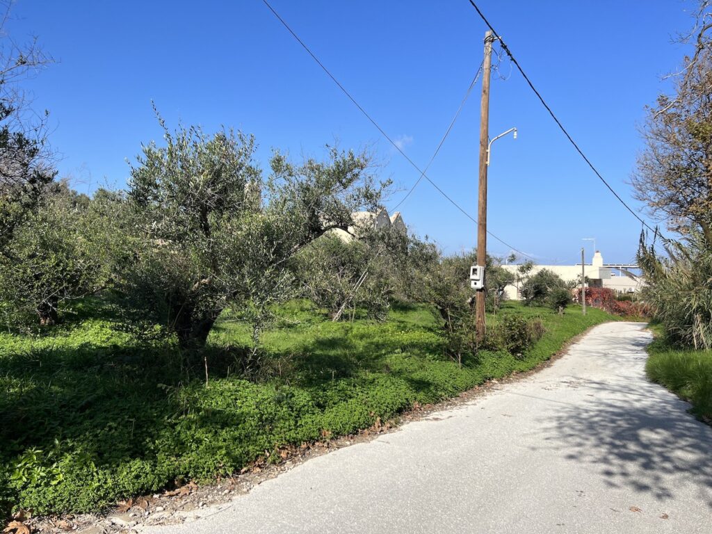 SMALL LAND PLOT CLOSE TO THE BEACH