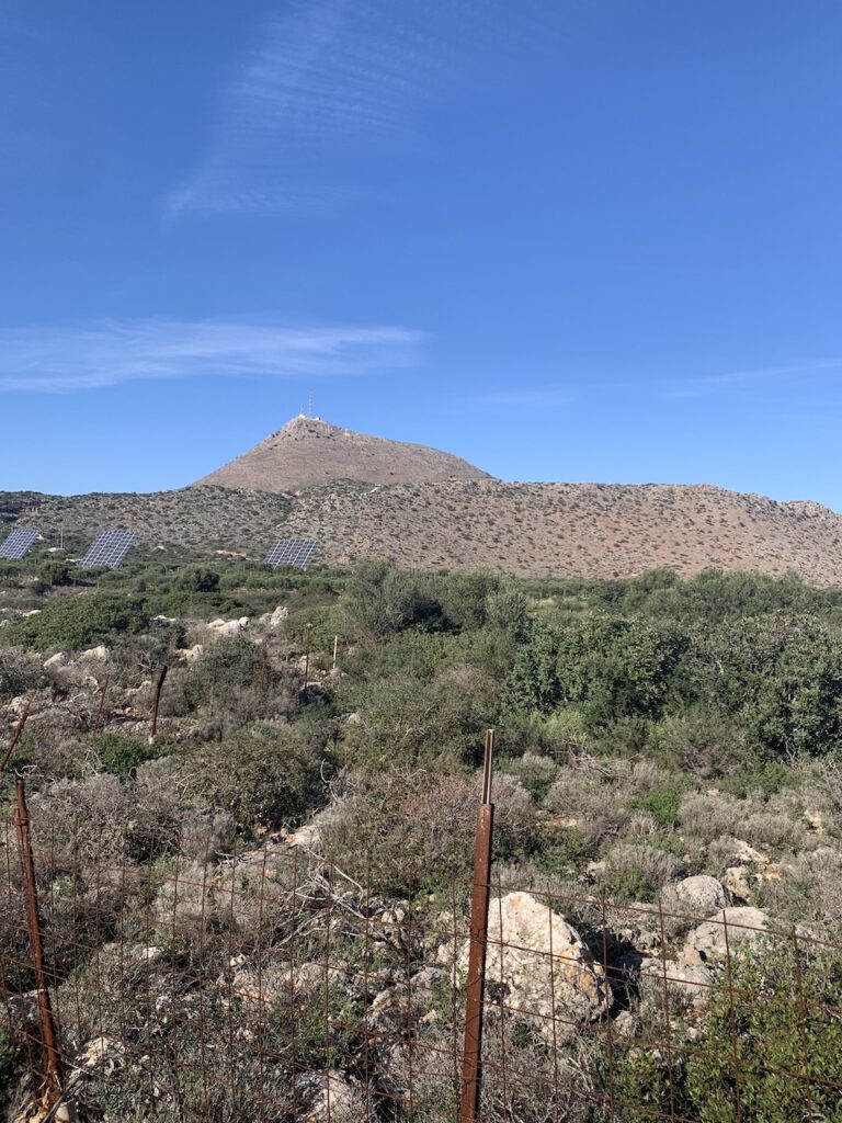 LAND PLOT IN MOUZOURAS