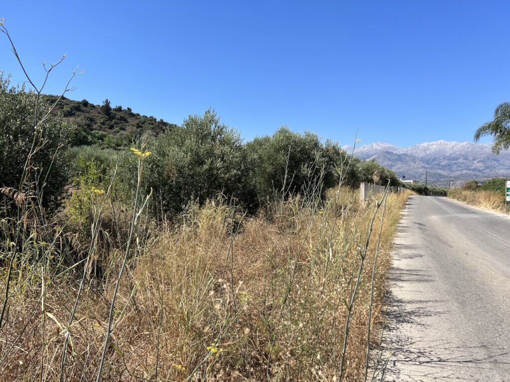 LAND PLOT WITH MOUNTAIN VIEW IN KALYVES