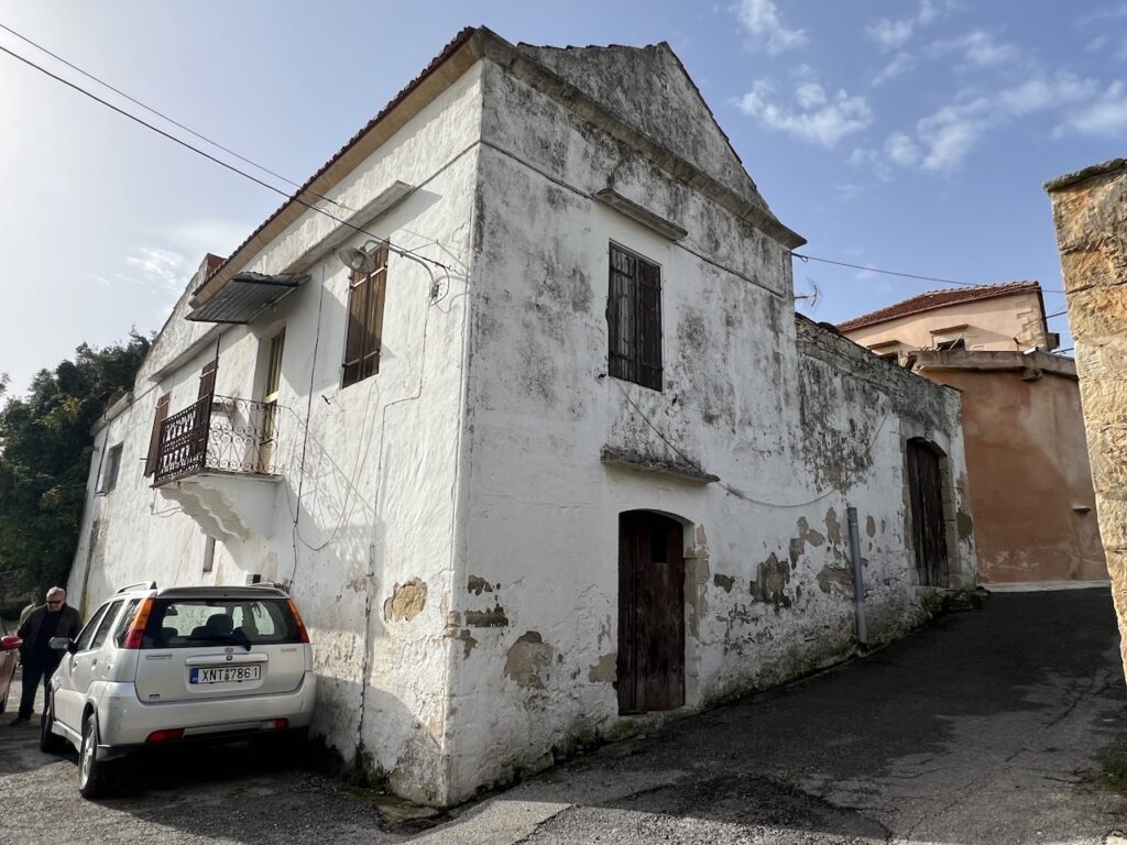 MAISON ANCIENNE A RESTAURER A GAVALOHORI