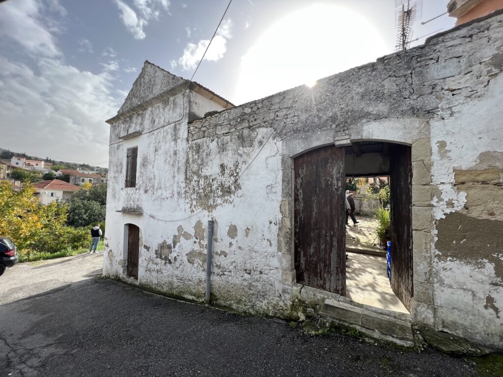 MAISON ANCIENNE A RESTAURER A GAVALOHORI