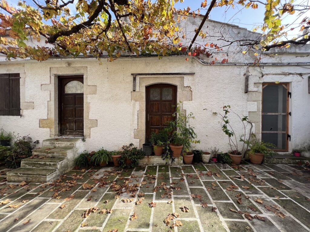 OLD HOUSE FOR RESTORATION IN GAVALOHORI