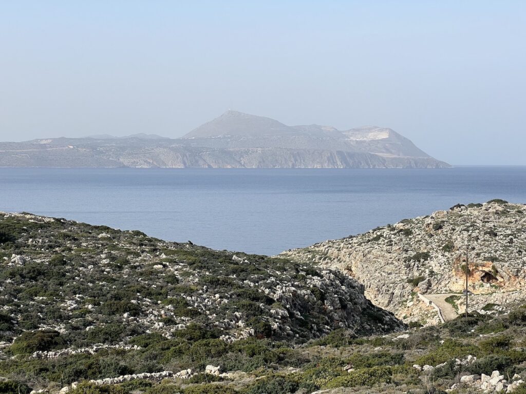 GRAND TERRAIN AVEC UNE VUE IMPRENABLE SUR LA MER À KOKKINO CHORIO