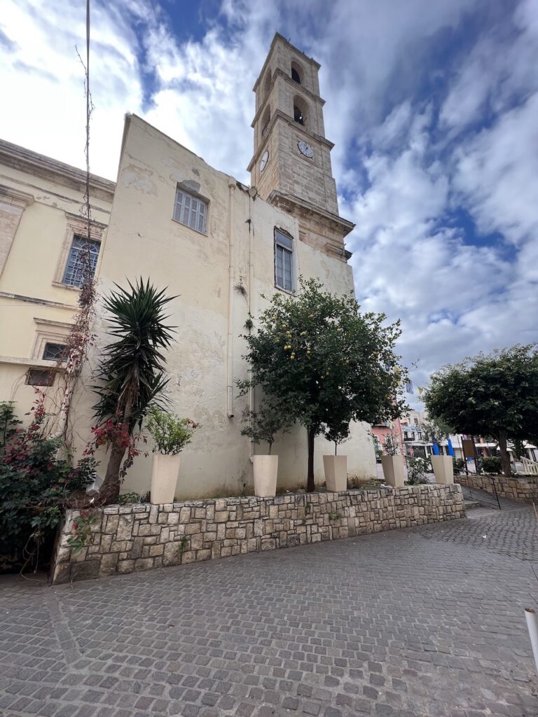 OLD APARTMENT FOR RESTORATION IN THE OLD TOWN CHANIA