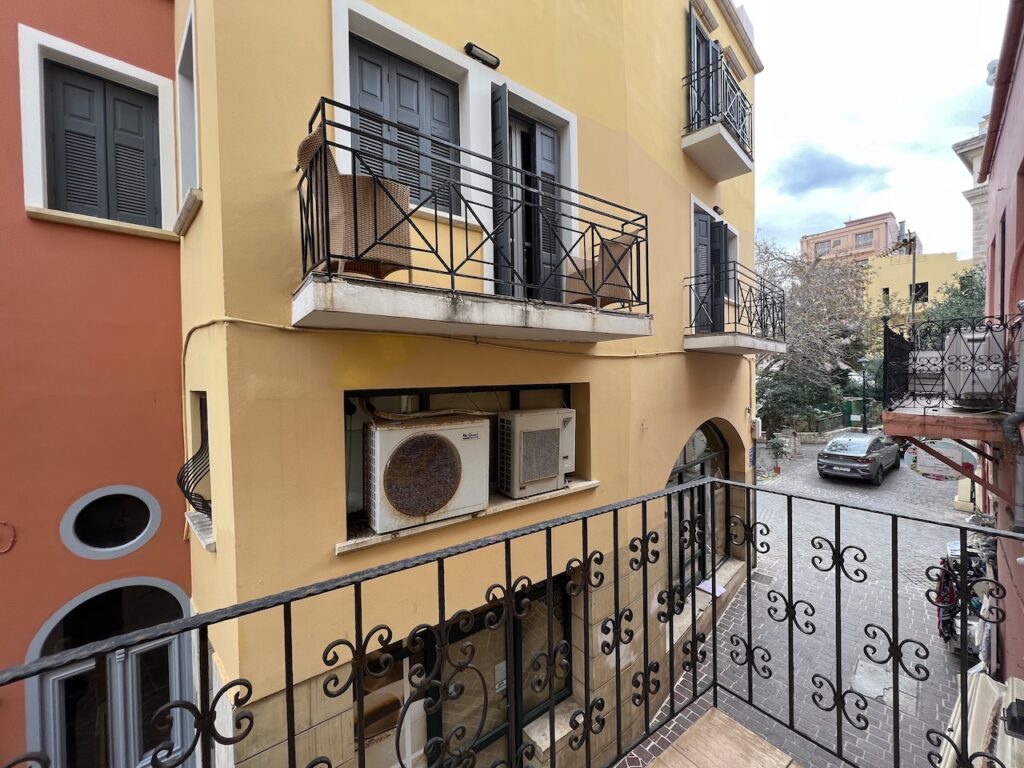 APPARTEMENTS ANCIENNES À RESTAURER DANS LA VIEILLE VILLE DE CHANIA