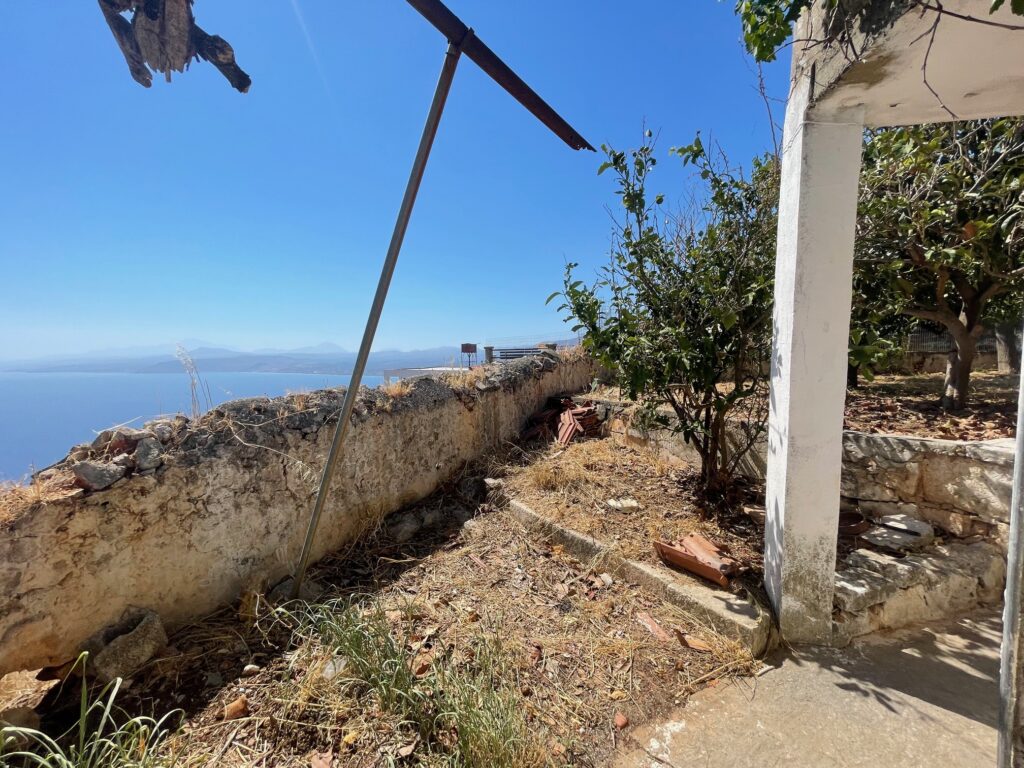 HOUSE WITH OWERLOOKING SEA VIEW IN LIKOTINAREA