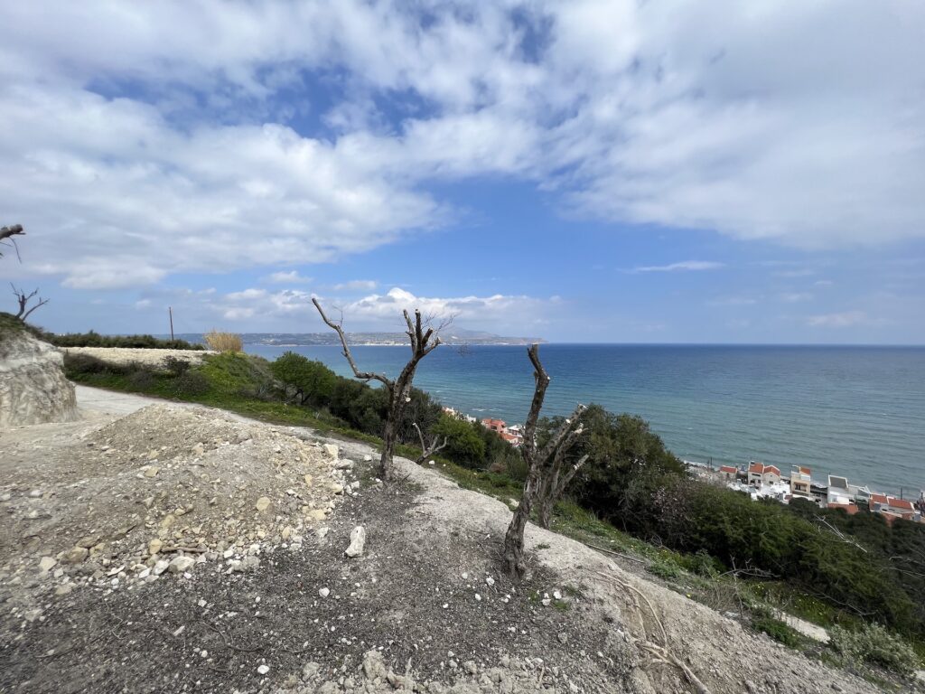 TERRAIN AVEC VUE MER INCROYABLE À KALYVES