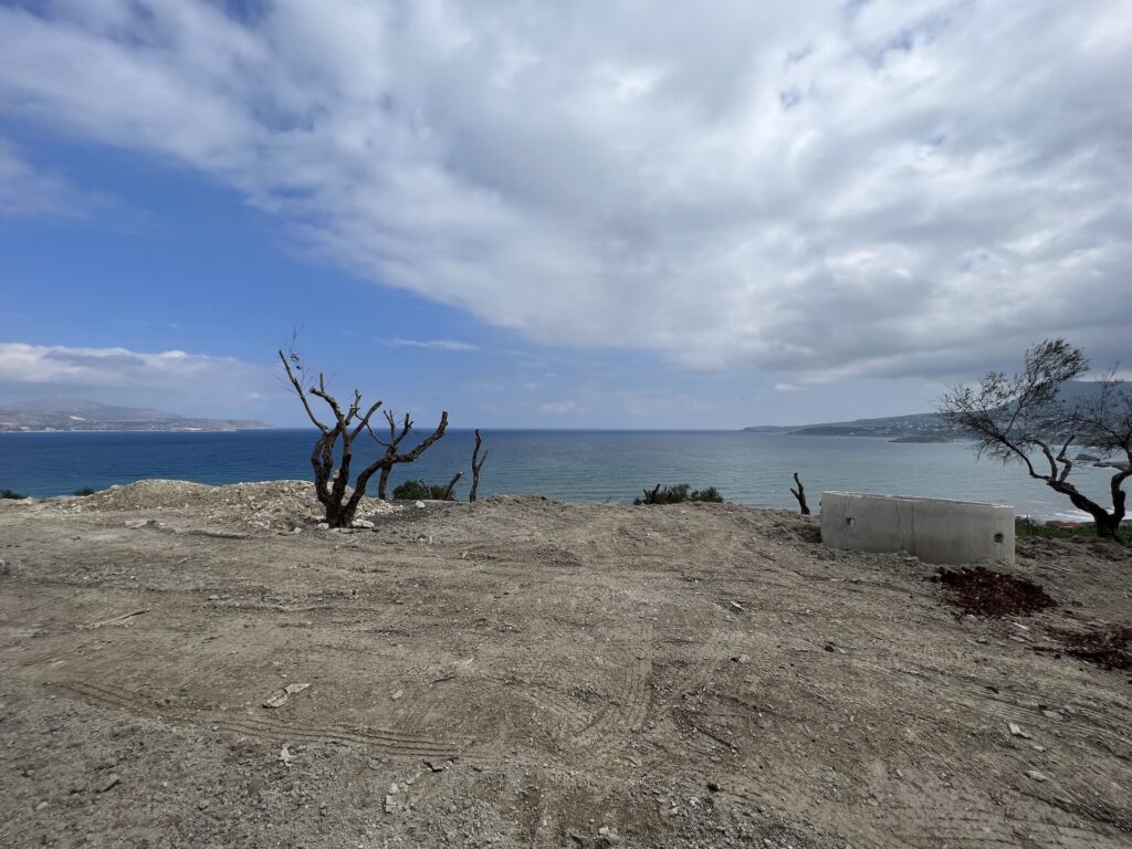 TERRAIN AVEC VUE MER INCROYABLE À KALYVES