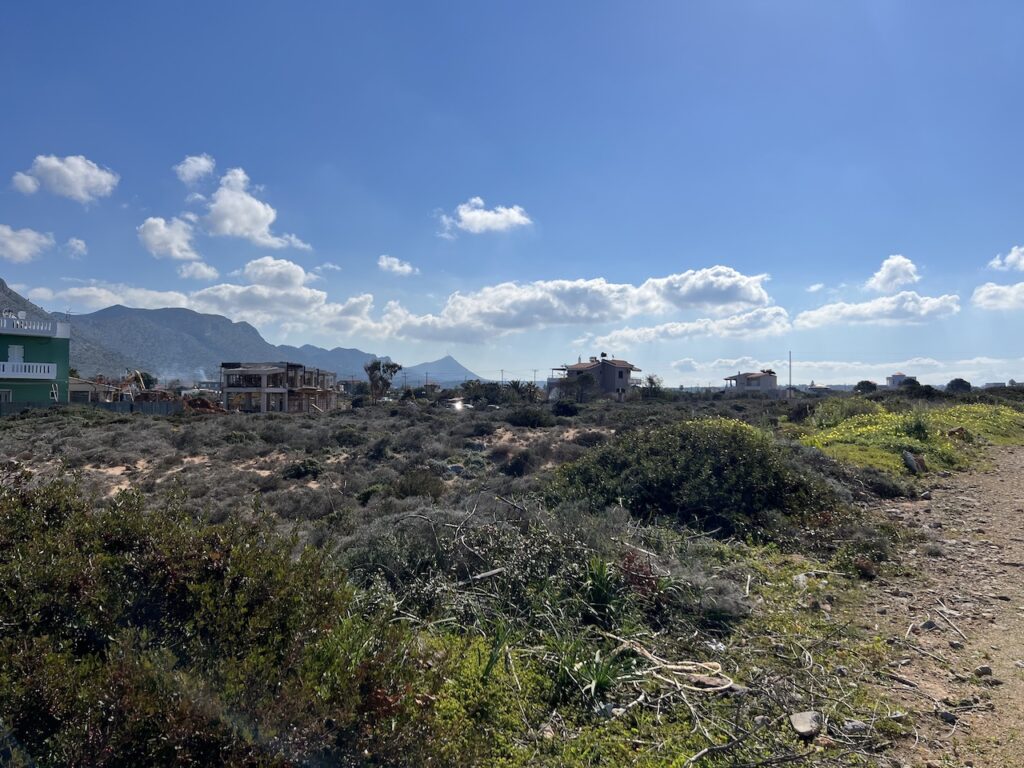 LARGE PLOT IN STAVROS FOR SELLING