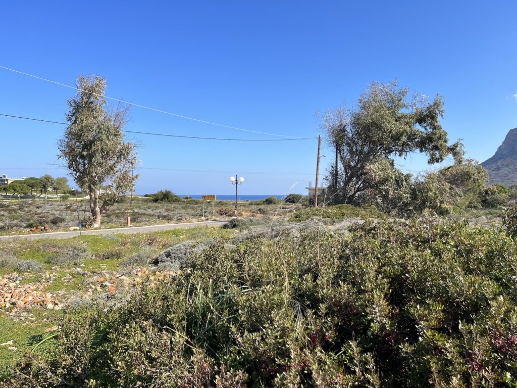 LARGE PLOT IN STAVROS FOR SELLING