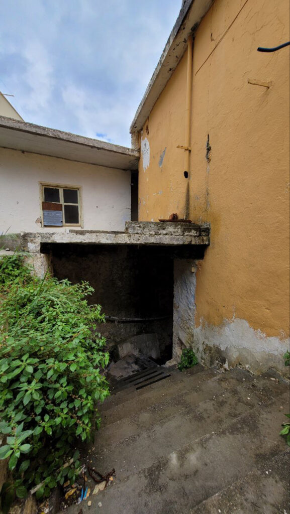 LARGE OLD HOUSE FOR RESTORATION IN KOURNAS