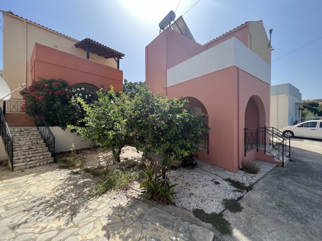 HOUSE FOR RENT IN A COMPLEX IN GAVALOHORI