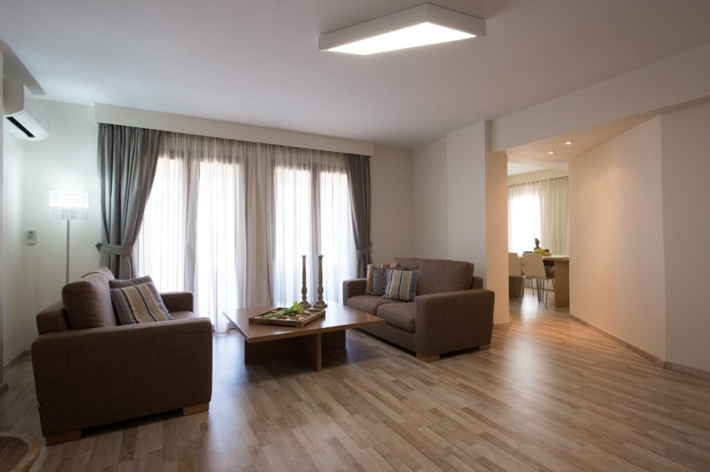 IN PLAKA: LUXURY COMPLEX OF VILLAS