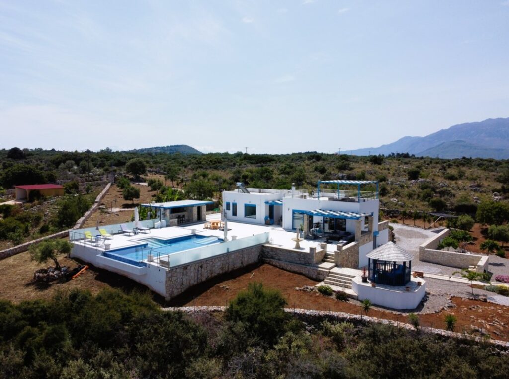 EXQUISITE VILLA WITH PANORAMIC SEA VIEW IN LITSARDA