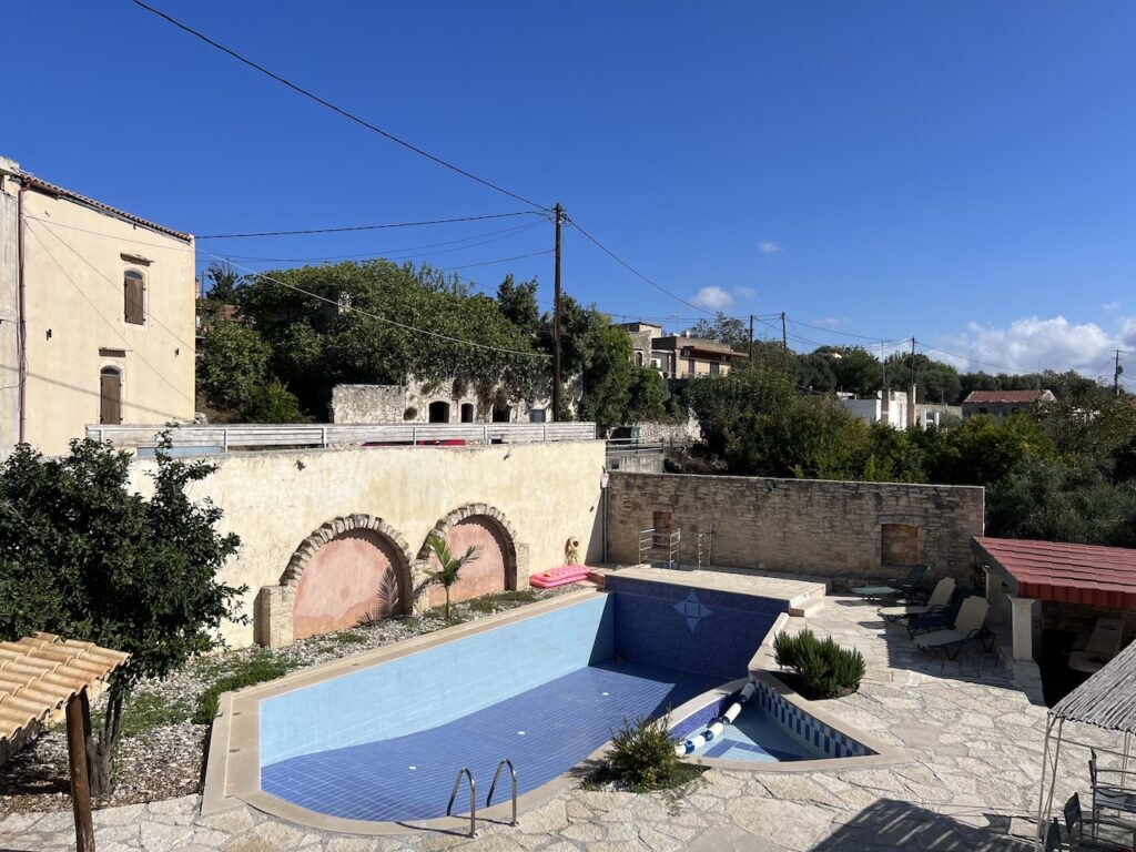 YOUR INVESTMENT OPPORTUNITY: CRETAN HOTEL FOR SALE