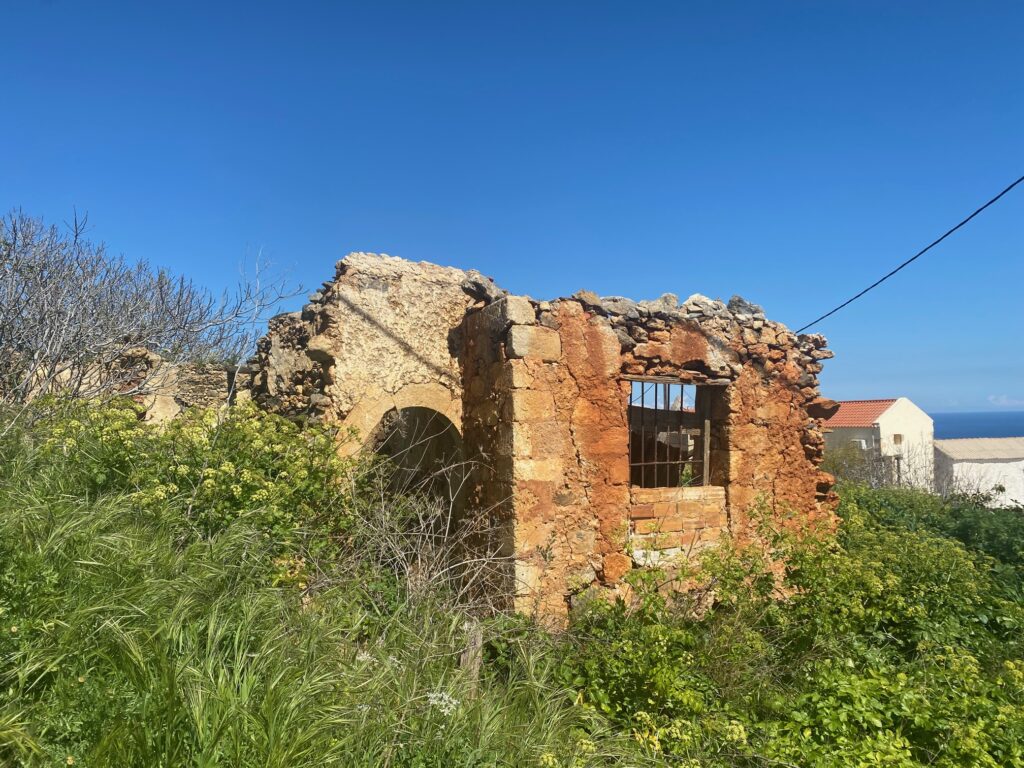 OLD HOUSE FOR RESTORATION WITH AMAZING SEA VIEW IN ASTRATIGOS