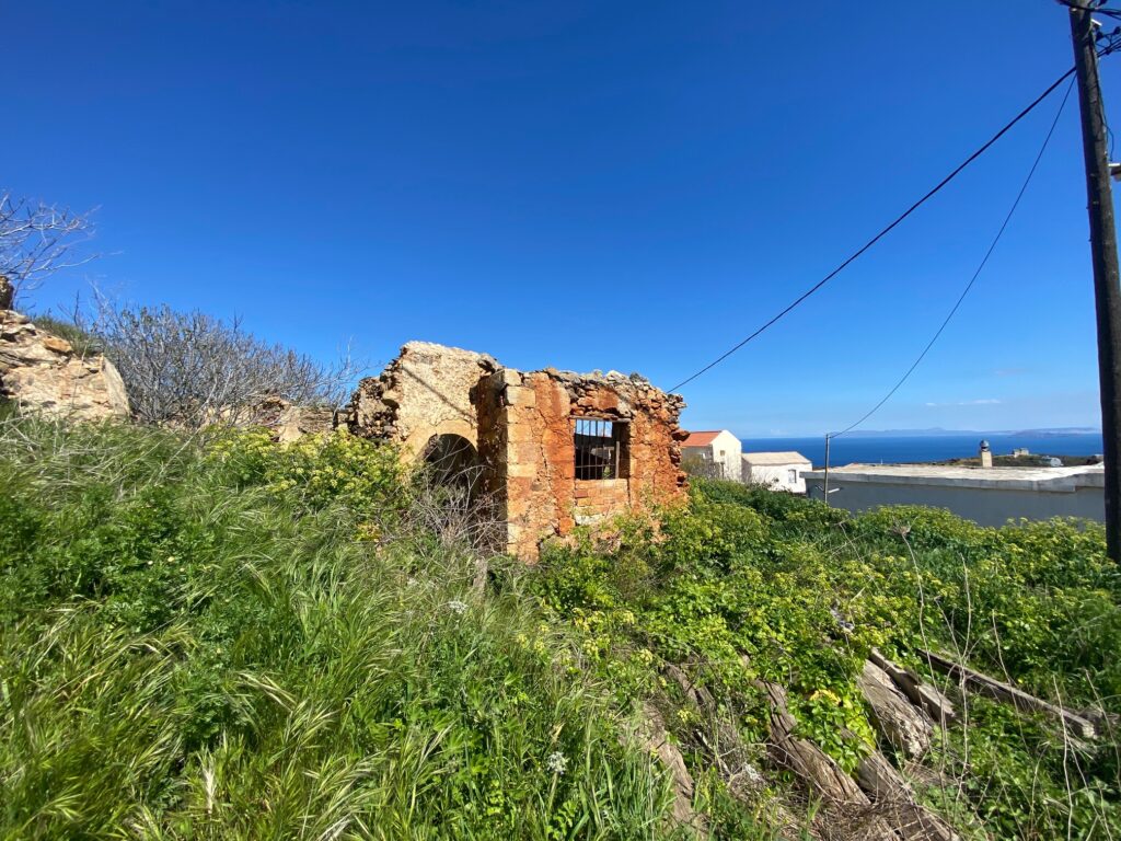 OLD HOUSE FOR RESTORATION WITH AMAZING SEA VIEW IN ASTRATIGOS