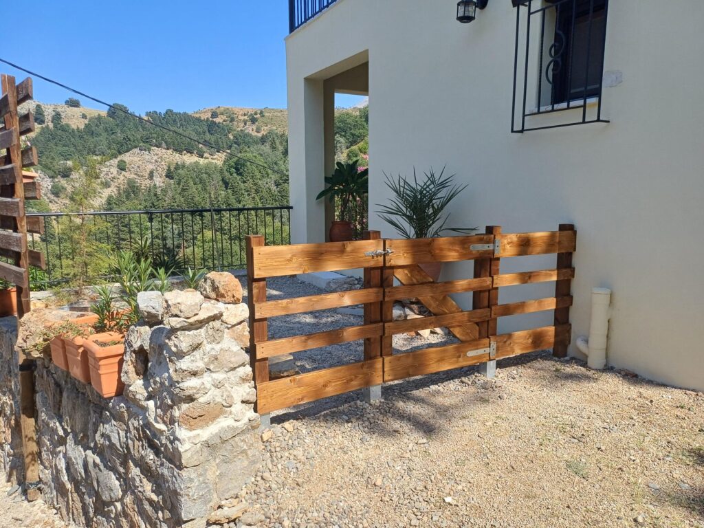 BELLE VILLA À THERISSO AVEC VUE MONTAGNE