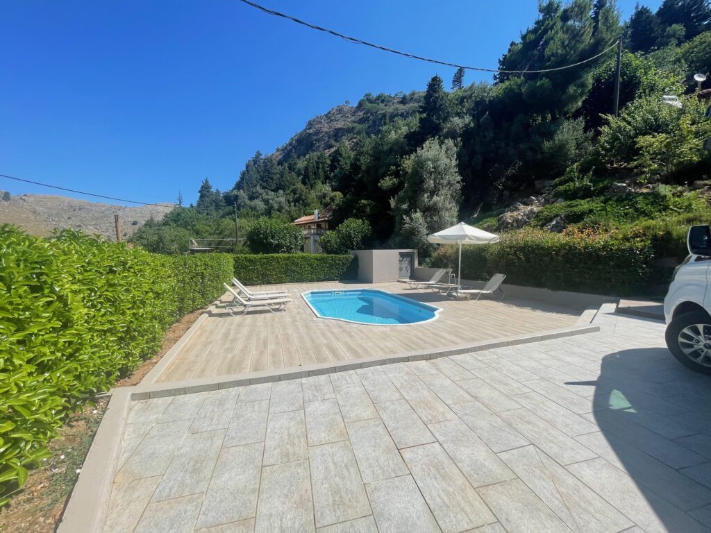 WONDERFUL VILLA FOR SALE IN THERISSO