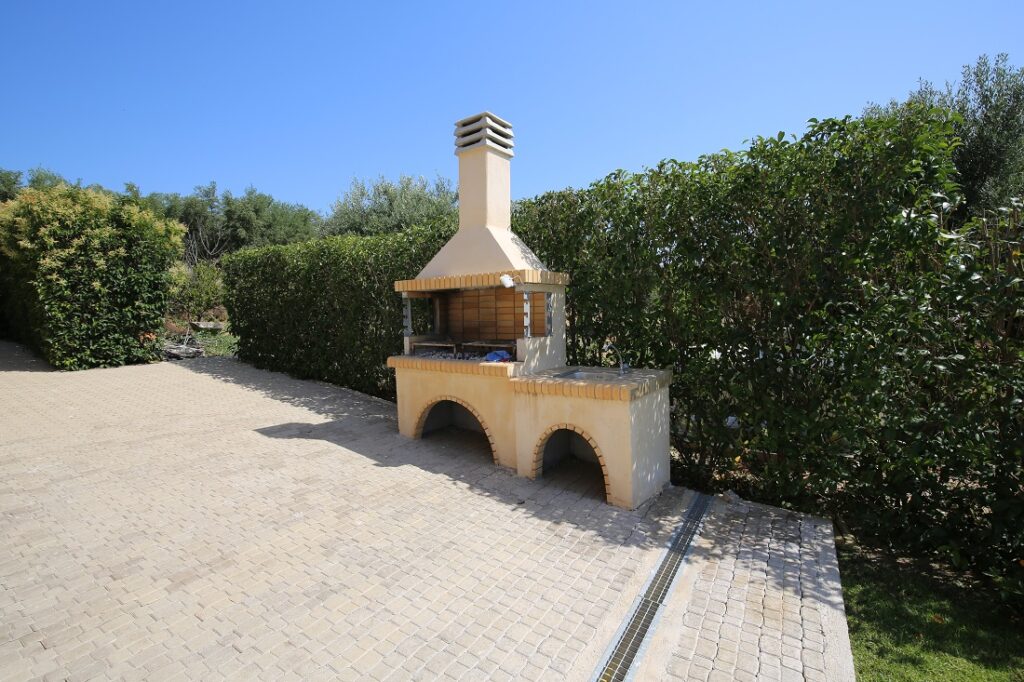 À louer : élégante villa avec vue panoramique sur la mer à Kalyves