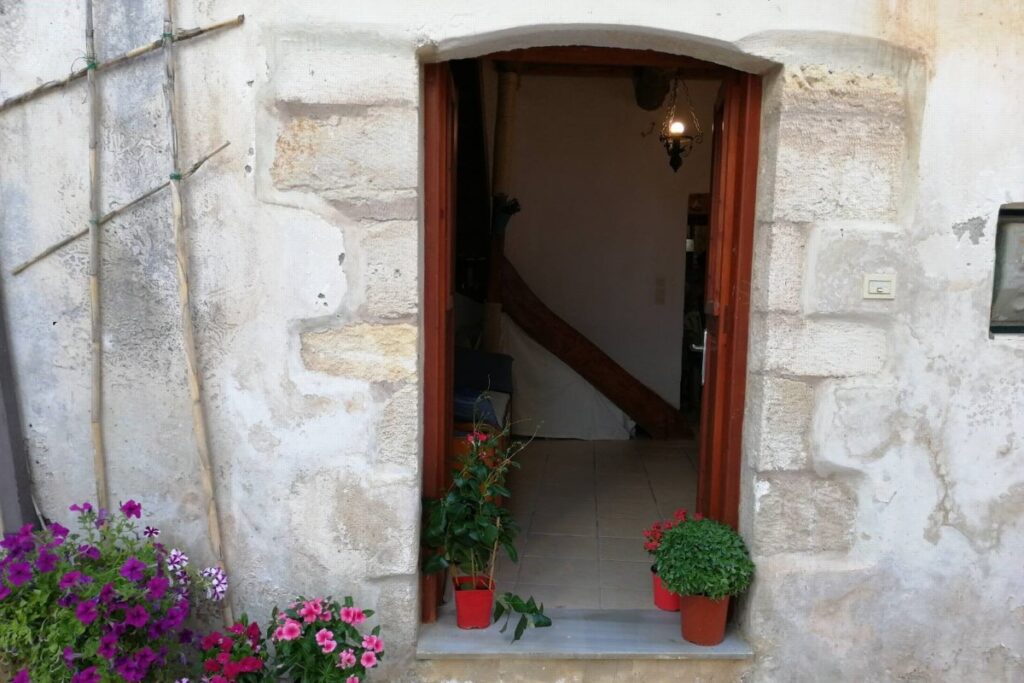 CHARMING MAISONETTE IN THE HEART OF KALYVES