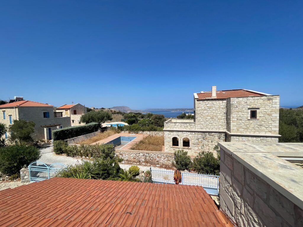 DEUX BELLES MAISONS À VENDRE À DRAPANOS