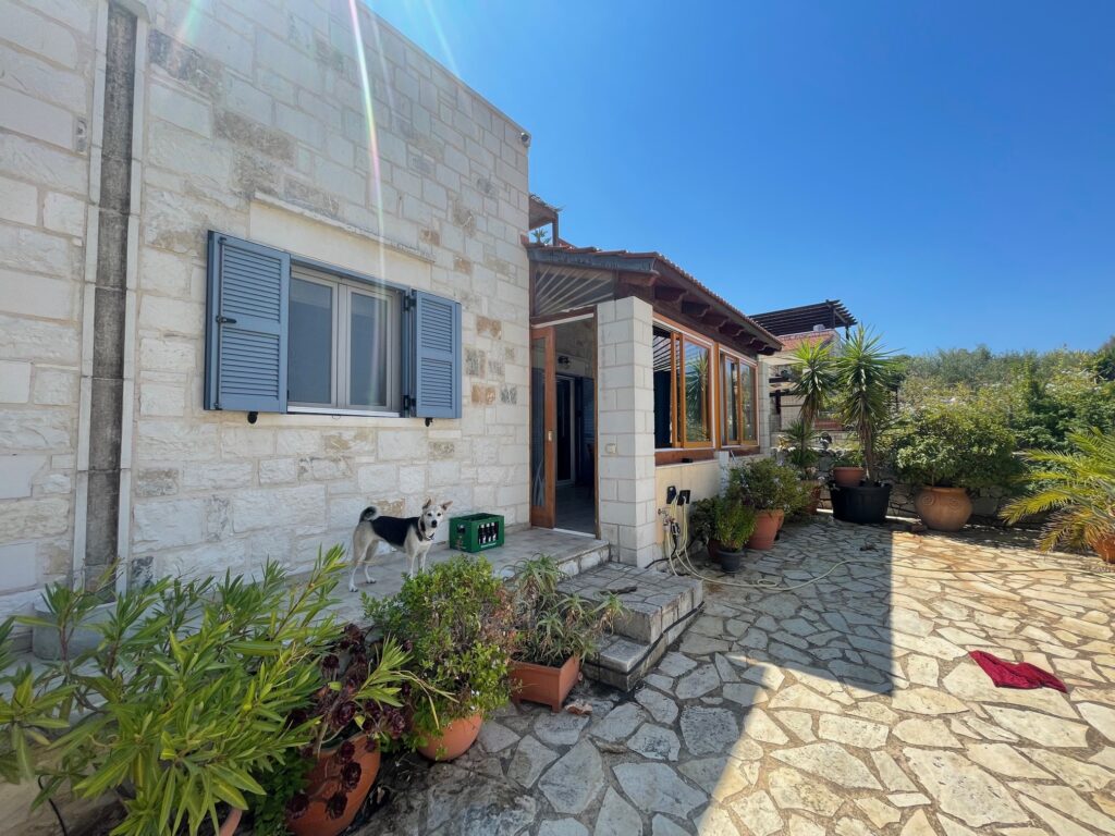 TWO BEAUTIFUL HOUSES FOR SALE IN DRAPANOS