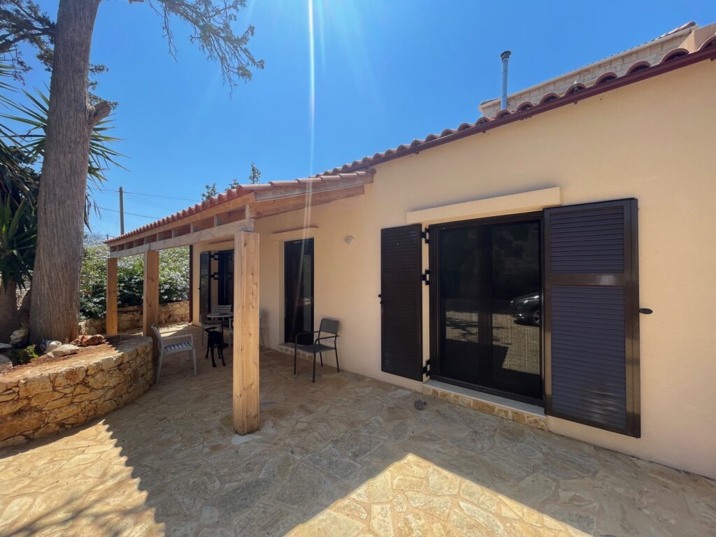 DEUX BELLES MAISONS À VENDRE À DRAPANOS