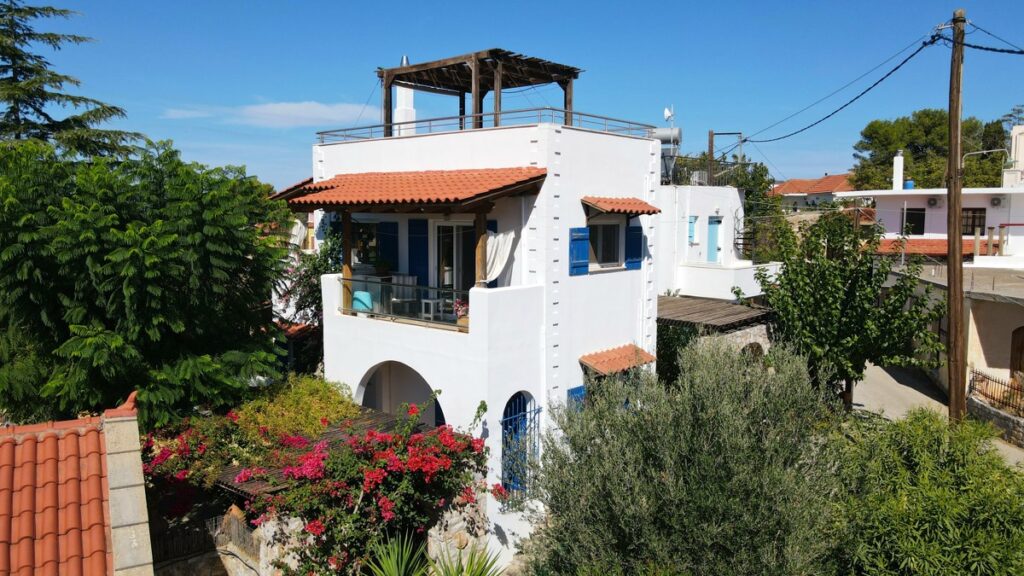 STUNNING RETREAT WITH SEA VIEW IN KEFALAS