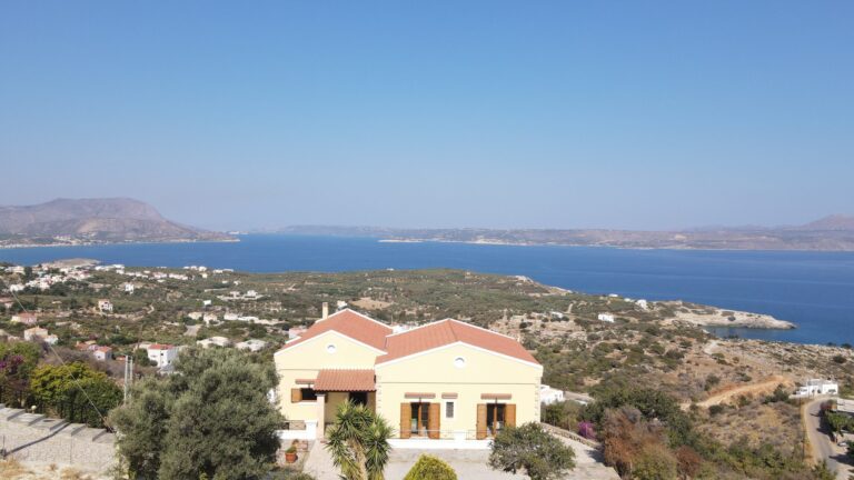 Villa with Panoramic Sea Views in Kokkino Chorio