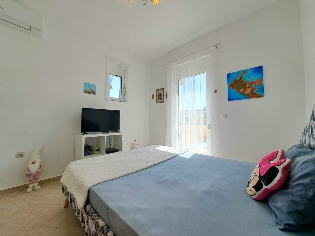 2 BEDROOM MAISONETTE IN PLAKA