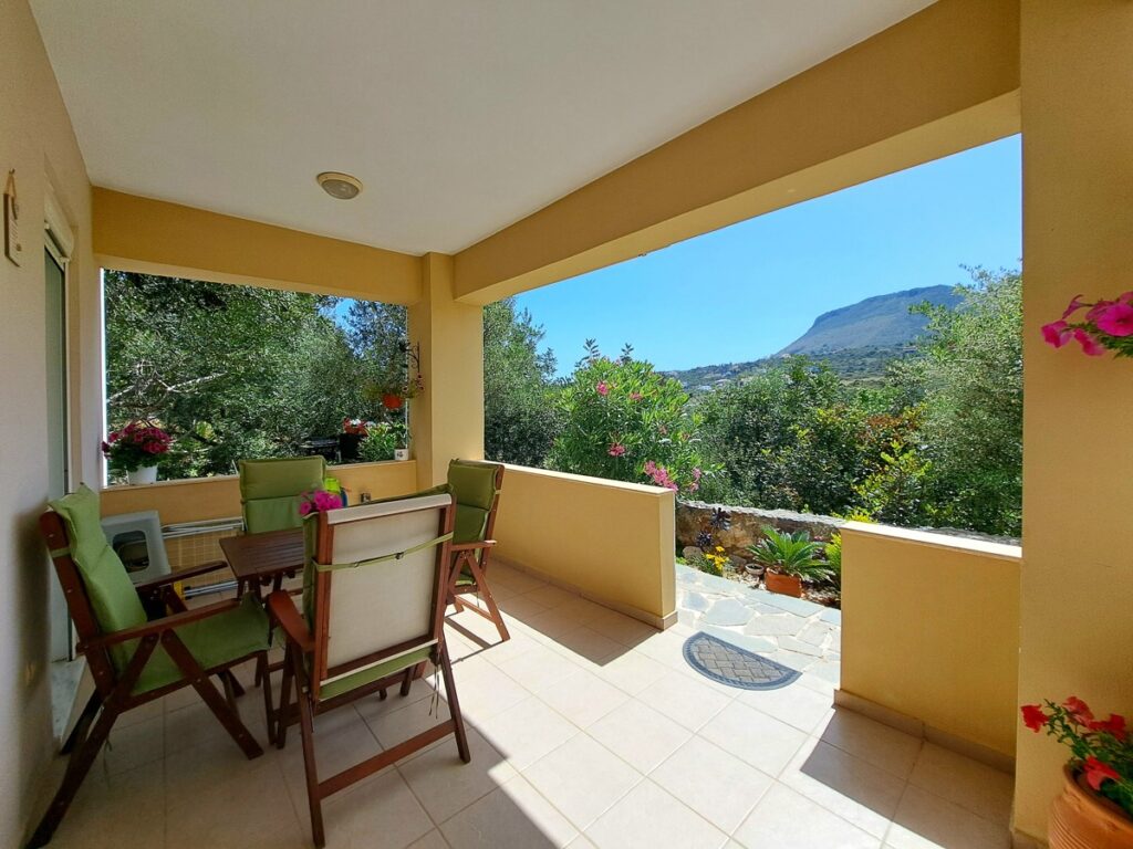 2 BEDROOM MAISONETTE IN PLAKA