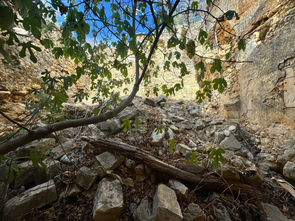 ΣΠΙΤΙ ΓΙΑ ΑΝΑΚΑΙΝΙΣΗ ΣΤΟ ΠΑΙΔΟΧΩΡΙ