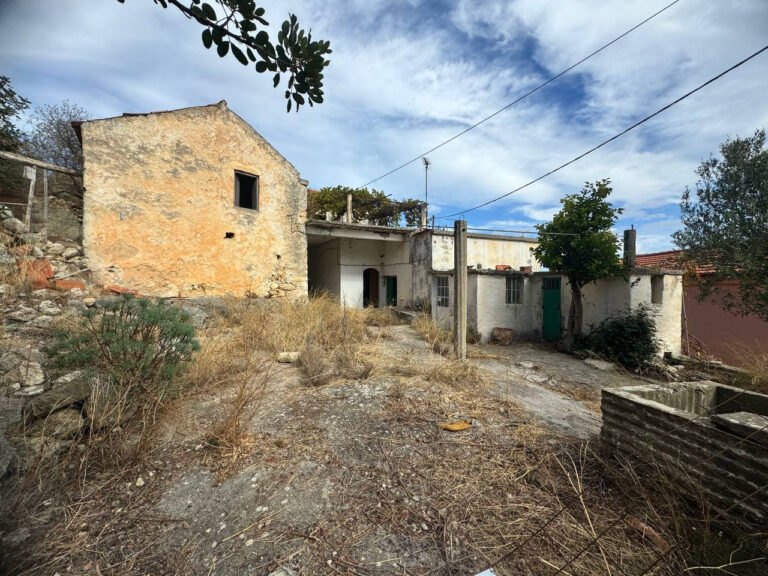 HOUSE FOR RENOVATION IN PAIDOHORI VILLAGE