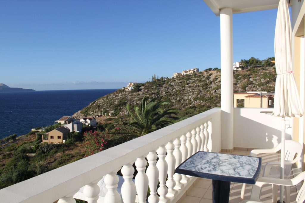 10 APARTMENTS WITH AMAZING SEA VIEWS IN ALMYRIDA