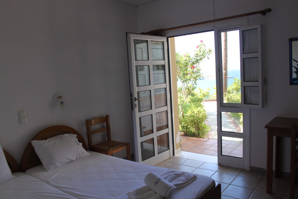 10 APARTMENTS WITH AMAZING SEA VIEWS IN ALMYRIDA