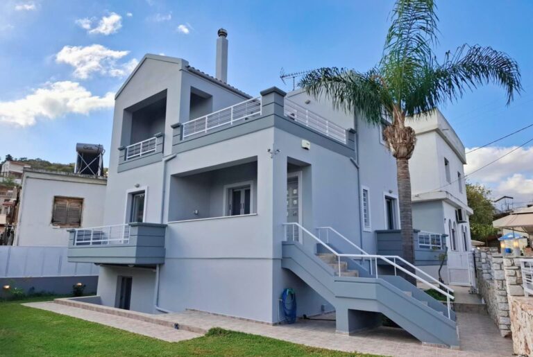 DETACHED HOUSE WITH GARDEN IN NEO CHORIO