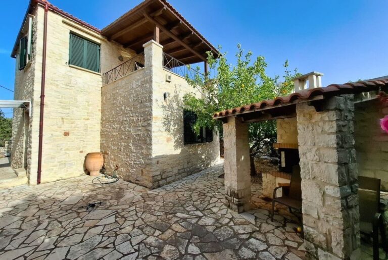 STONE HOUSE FOR SALE IN DRAPANOS